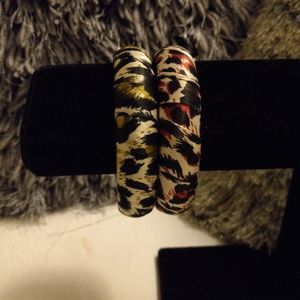 Red/Black _ green/black animal bracelets